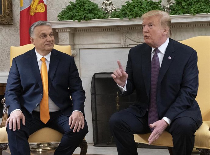Archivo - Viktor Orbán y Donald Trump.