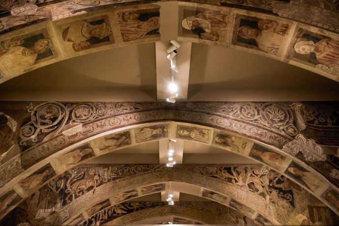 Archivo - Detall de les pintures murals del monestir de Sixena