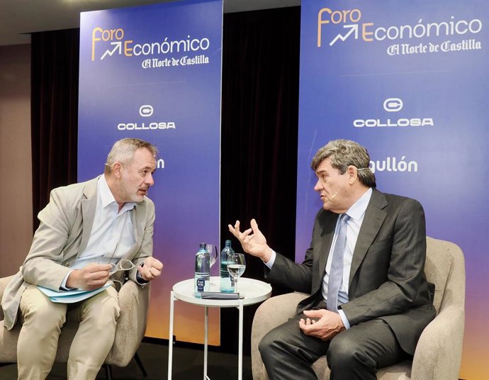 El gobernador del Banco de España, José Luis Escrivá, durante su intervención en el Foro Económico de El Norte de Castilla, en el  Hotel Vincci Frontaura, a 28 de julio de 2025, en Valladolid (España).
