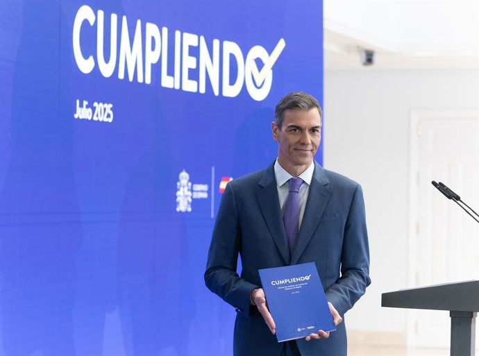 El president del Govern, Pedro Sánchez, compareix davant dels mitjans de comunicació per a fer balanç del curs polític, a 28 de juliol del 2025, a Madrid (Espanya).