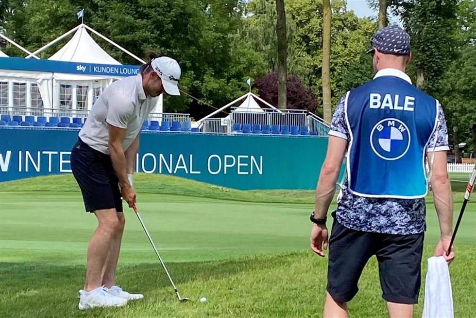 Archivo - 20 June 2023, Bavaria, Munich: Former professional soccer player Gareth Bale takes part in a practice session ahead of the BMW International Golf Open. Photo: Christian Kunz/dpa