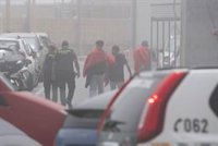 Ceuta envía a 27 menores migrantes no acompañados a Andalucía en un traslado puntual