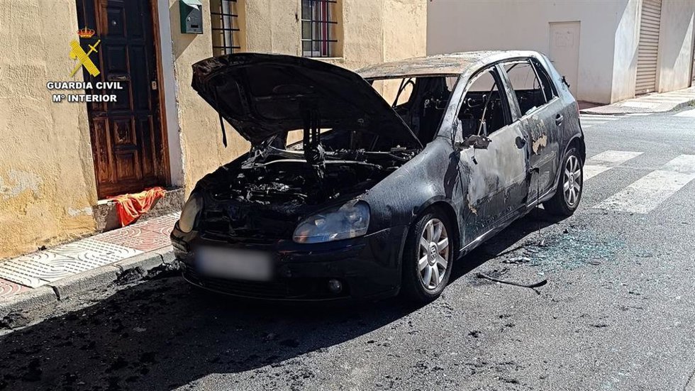 Uno de los coches afectados en Roquetas de Mar (Almería).