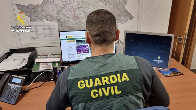 Archivo - Agente de la Guardia Civil