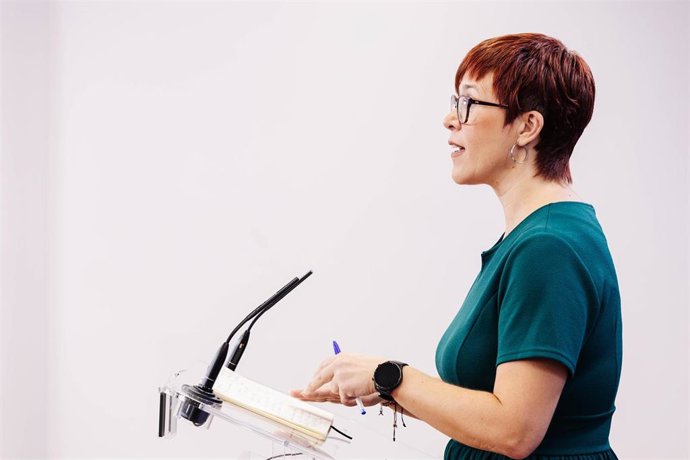 Archivo - La diputada de Compromís Àgueda Micó durante una rueda de prensa