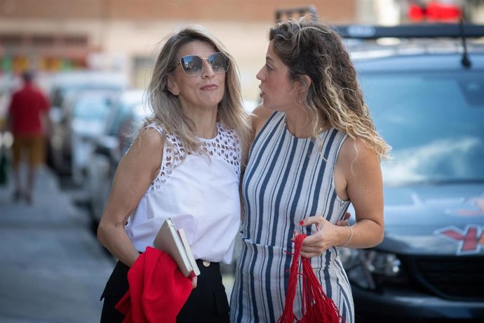 La coordinadora de Movimiento Sumar, Lara Hernández y la vicepresidenta segunda y ministra de Trabajo, Yolanda Díaz, 