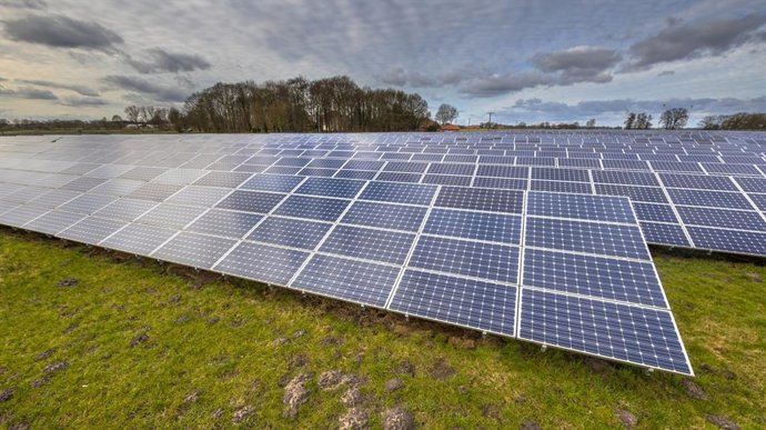 Archivo - Placas solares