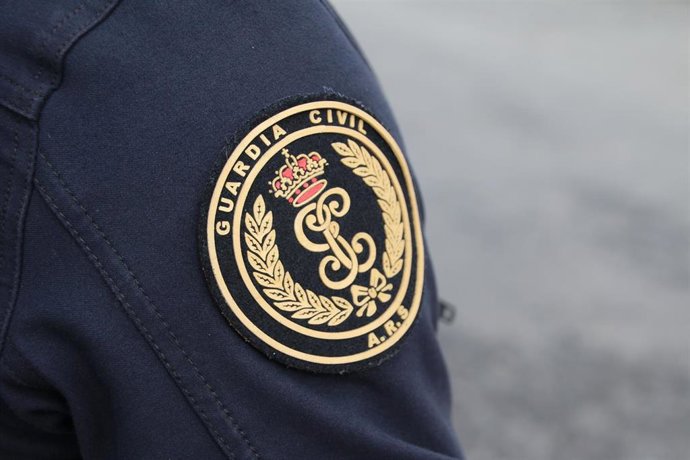 Detalle del uniforme de un agente de la Guardia Civil.