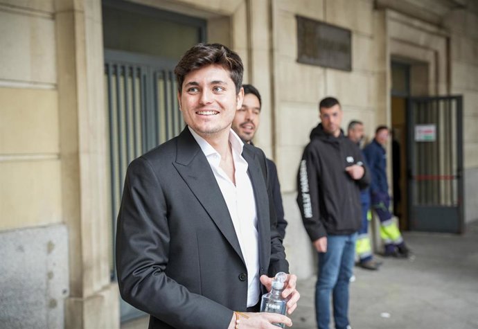 Archivo - El jefe de prensa de "Alvise" Pérez, Vito Quiles, a su salida del Juzgado de Instrucción tras declarar como investigado por presuntas injurias