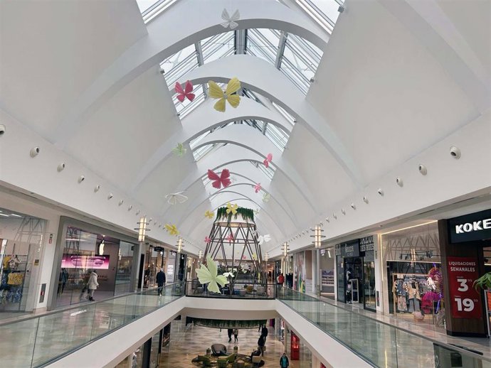 Archivo - Decoración de primavera en intu Xanadú