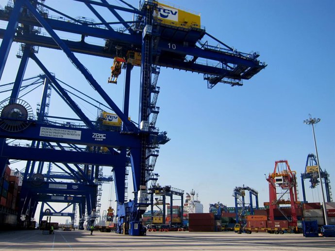 Archivo - Tráfico de contenedores, contenedor, puerto, exportación, exportaciones.