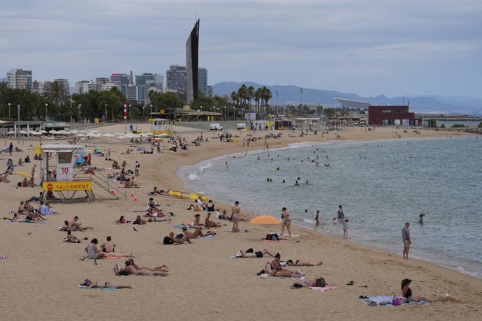 Estació de salvament a la platja del Bogatell