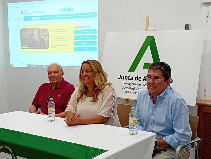 Presentación de la campaña y web 'Júntate'
