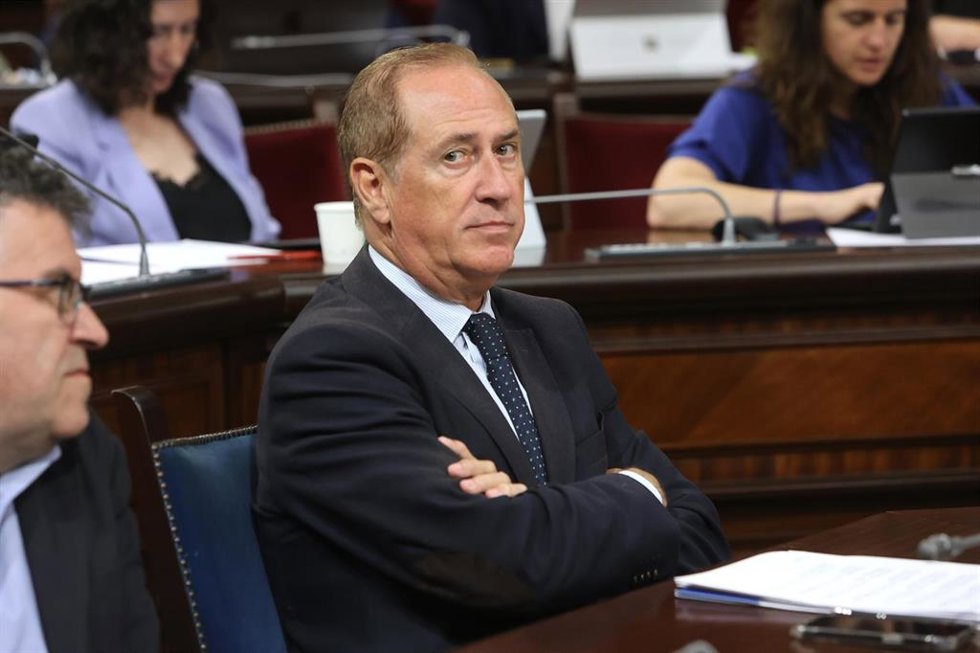 Archivo - El conseller del Mar y del Ciclo del Agua, Juan Manuel Lafuente, durante una sesión de control al Govern balear, a 20 de mayo de 2025, en Palma de Mallorca, Mallorca, Baleares (España).