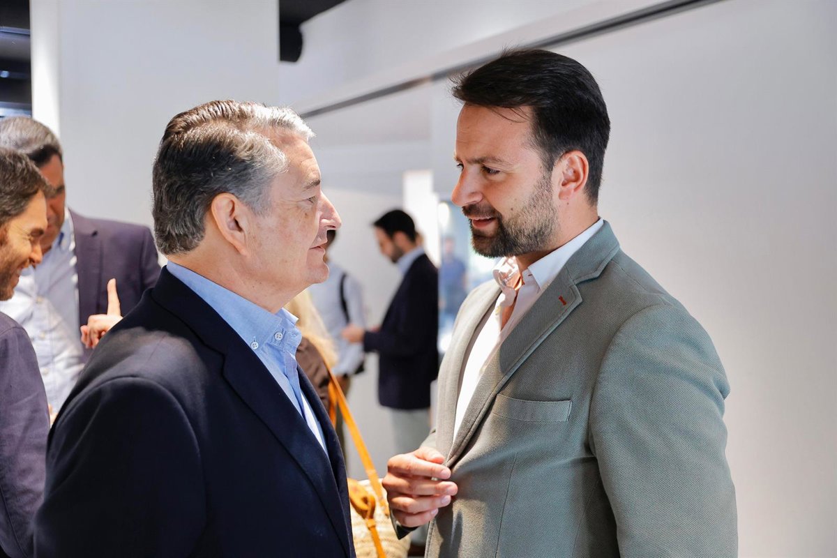 Feijóo incorpora al asturiano Silverio Argüelles al comité ejecutivo del PP