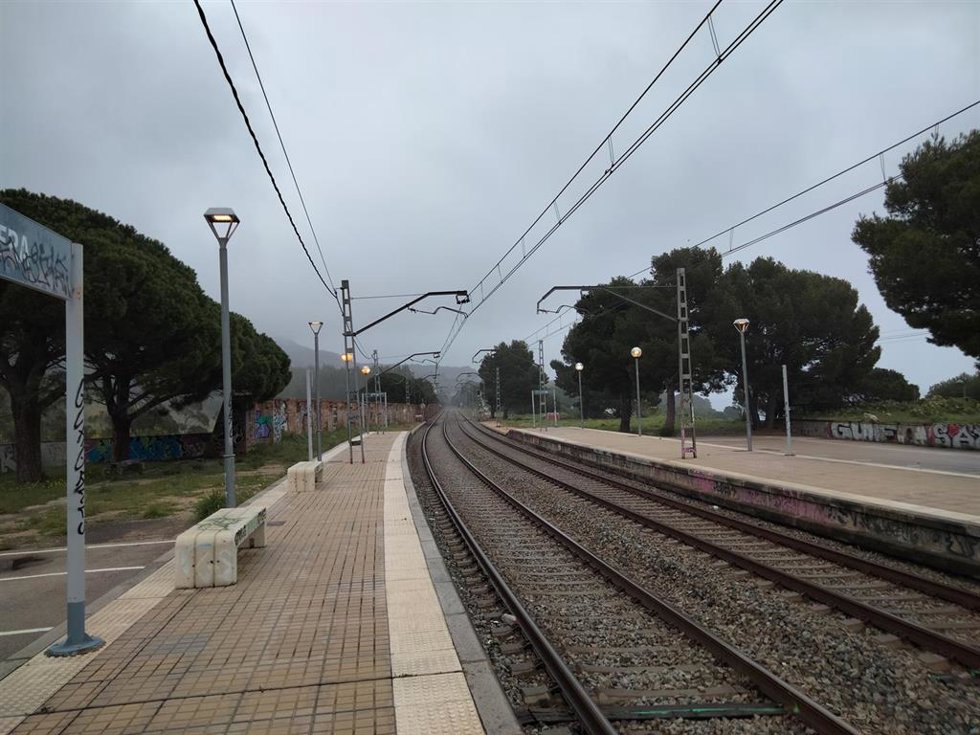 Archivo - Imagen de uno de los tramos gestionados por Adif en Girona
