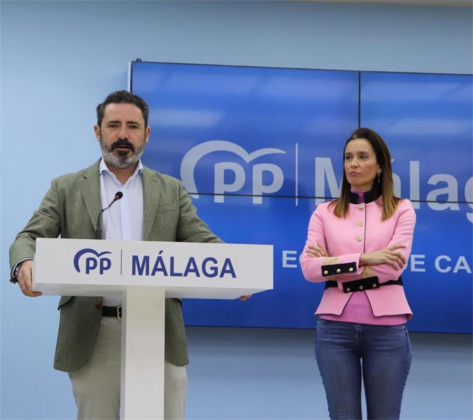Imagen de archivo de José Ramón Carmona y Elisa Pérez de Siles que se incorporan a la dirección nacional del PP junto a Ángel González.