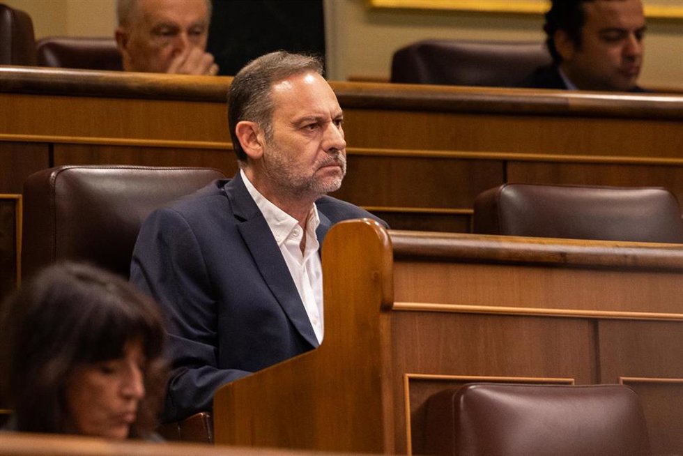El diputado José Luis Ábalos durante una sesión plenaria extraordinaria.