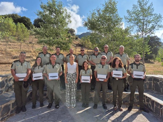 Reparto de tabletsa agetes de Medio Ambiente de la provincia de Jaén