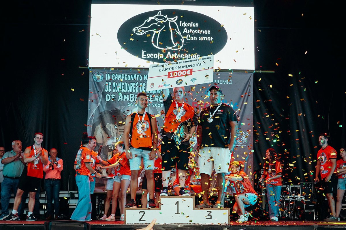 Valentín  Valferrer  revalida el título de campeón mundial de comedores de sobaos de Ambrosero
