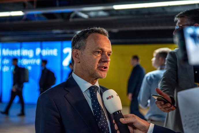 Archivo - June 24, 2025, The Hague, South Holland, Netherlands: Dutch Foreign Minister CASPAR VELDKAMP answers questions from journalists before the official start of the NATO Summit. On June 24, 2025, leaders and representatives from all 32 NATO countrie