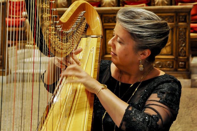 Archivo - La arpista Isabelle Lagors.