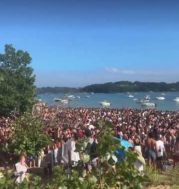 Macrobotellón en El Puntal.