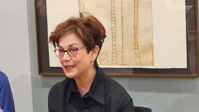 La artista Caterina Burgos.