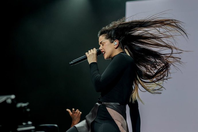 Archivo - La cantante Rosalía actúa durante el Primavera Sound, en la Ciudad del Rock, sede del Primavera Sound Madrid 2023, a 10 de junio de 2023, en Arganda del Rey, Madrid (España). Este festival de música internacional ha tenido por primera vez doble 