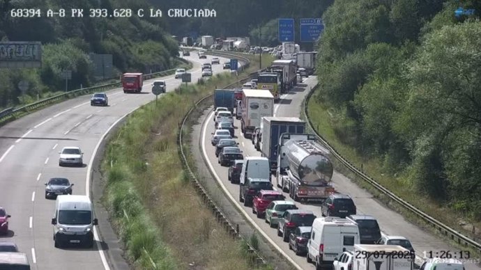 Retenciones en la A8.