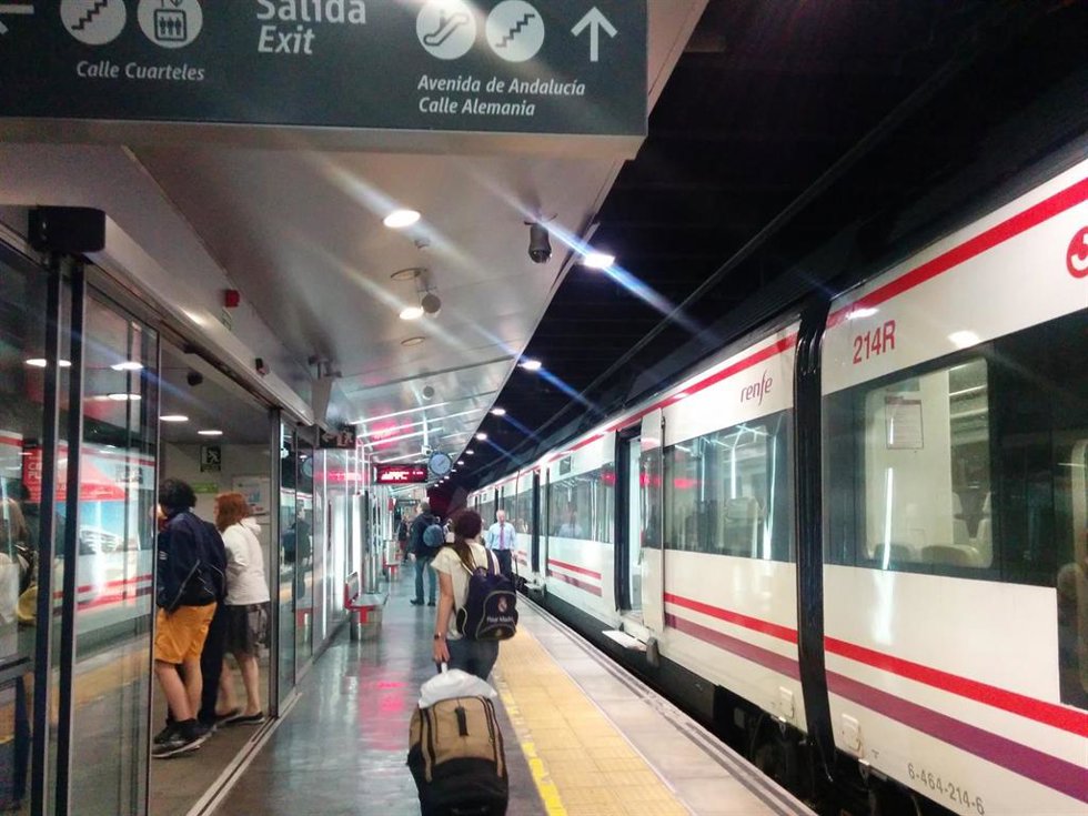 Archivo - Vista de la parada Málaga Centro Alameda del tren de Cercanías de Renfe.