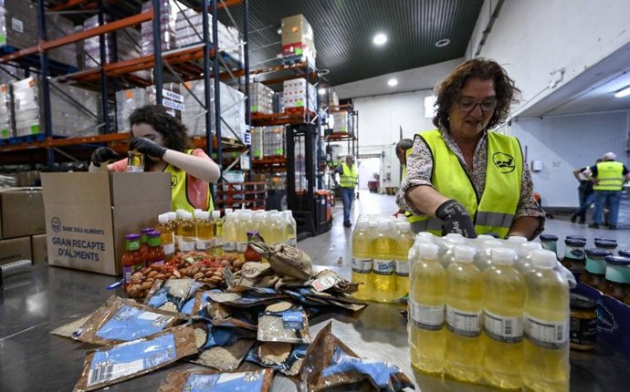 Voluntarias durante la campaña de alimentos