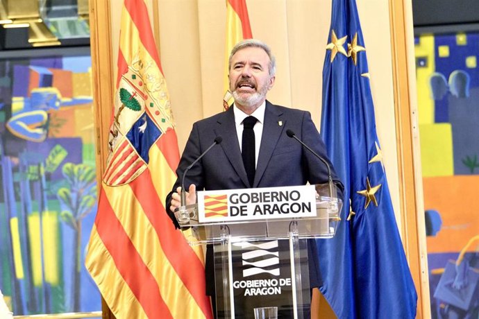 El presidente del Gobierno de Aragón, Jorge Azcón, en rueda de prensa.