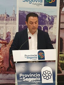 El diputado de Turismo, Javier Figueredo, durante la rueda de prensa de hoy.