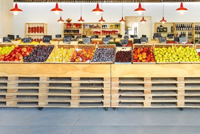 Archivo - Espacio expositivo con fruta