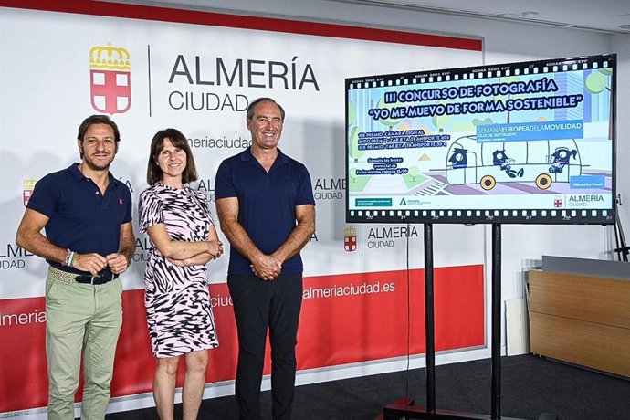 Presentación del III Concurso de Fotografía Digital 'Yo me muevo de forma sostenible' en Almería.
