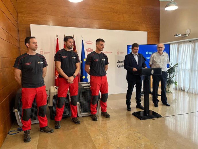 Murcia contará con su propia Unidad Canina de Bomberos, según ha anunciado el concejal Fulgencio Perona