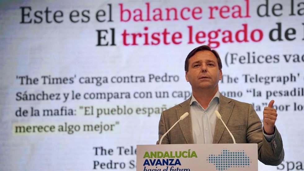 El secretario general del PP-A, Antonio Repullo, este martes en rueda de prensa en la sede regional.