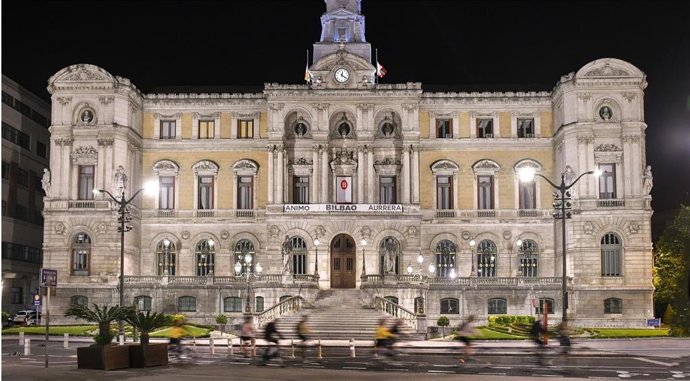 Archivo - Fachada del Ayuntamiento de Bilbao