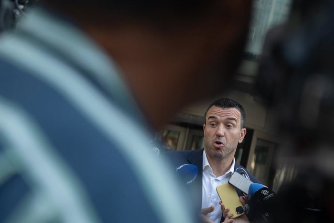 El president de la Diputació de València, Vicent Mompó, atén als mitjans després de la seua declaració com a testimoni davant de la jutgessa que investiga la causa per la gestió de la dana