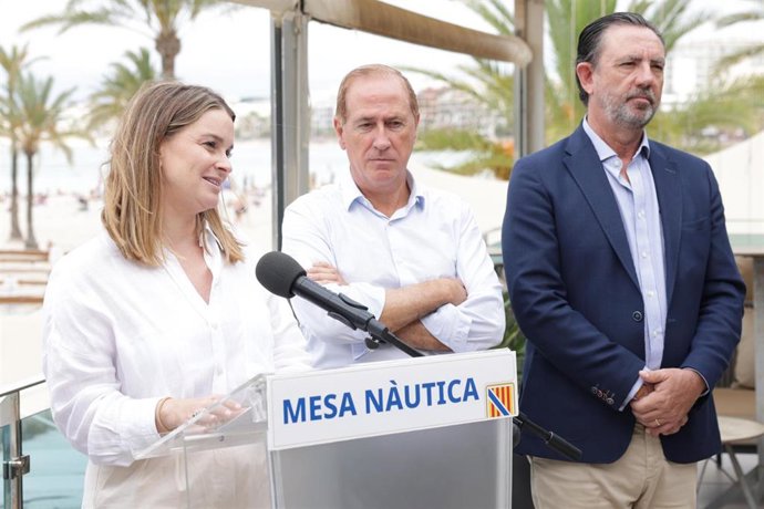 La presidenta de Govern, Marga Prohens, tras la reunión de la mesa náutica.