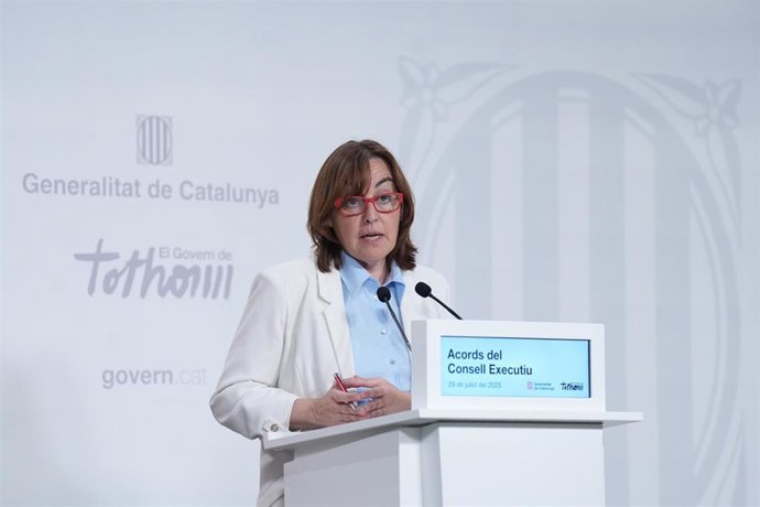 La consellera de Territorio, Vivienda y Transición Ecológica y portavoz de la Generalitat, Sílvia Paneque, durante una rueda de prensa, en el Palau de la Generalitat, a 29 de julio de 2025, en Barcelona