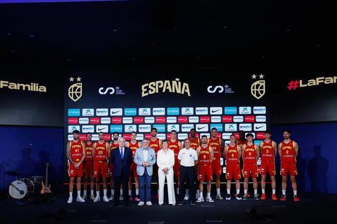 La selección española de baloncesto se presentó en la sede de Endesa antes de iniciar la gira previa al Eurobasket de 2025.
