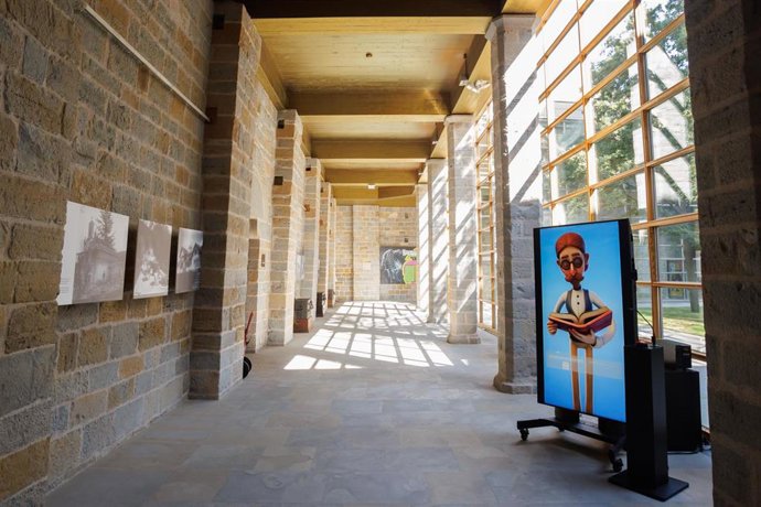 Archivo - Los guías virtuales del Archivo de Navarra, 'Archibaldo y Archibalda', una de las experiencias virtuales que representan a España en MONDIACULT 2025