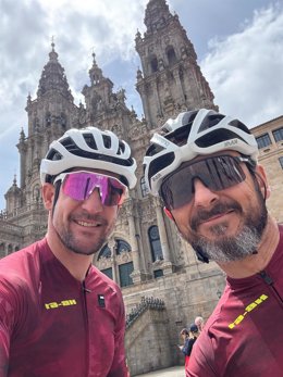 Óscar Arias y Roberto Rubio, deportistas con diabetes tipo 1 y fundadores del proyecto Mylap Bikes, participantes de 'The Transcontinental Race', una carrera de más de 4.500 kilómetros desde Santiago de Compostela hasta Constanza (Rumanía).