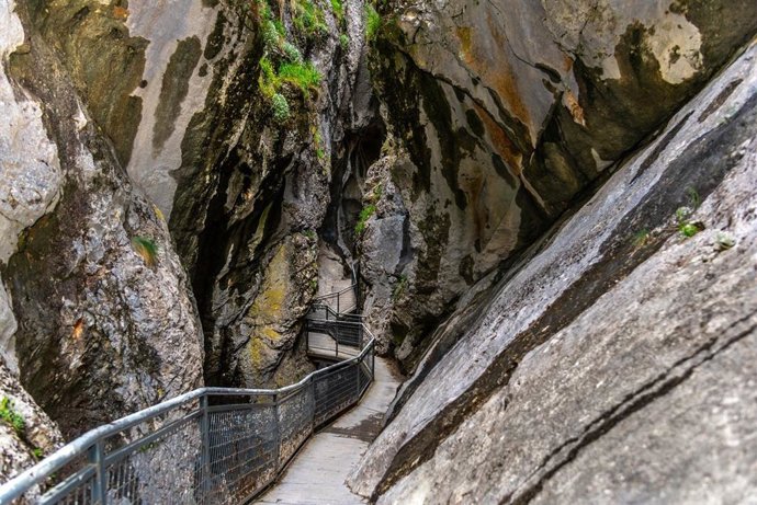 Nace una nueva ruta turística en Burgos INSPIRADA EN 'LA HUELLA DEL MAL', película protagonizada por Blanca Suárez