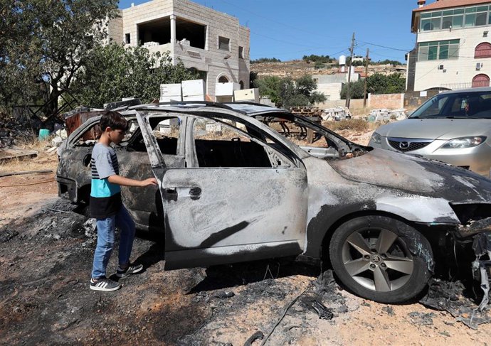 Archivo - Imagen de archivo de un ataque de colonos israelíes en la localidad palestina de Kafr Malik, en Cisjordania