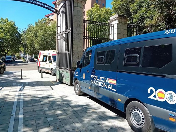 La Policía Nacional detiene a un varón que agredió a varios agentes y se resistió a su detención