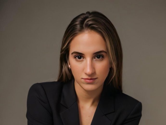 Blanca Lozano, cuyo galardón ha sido entregado en la conferencia anual de la AHE.