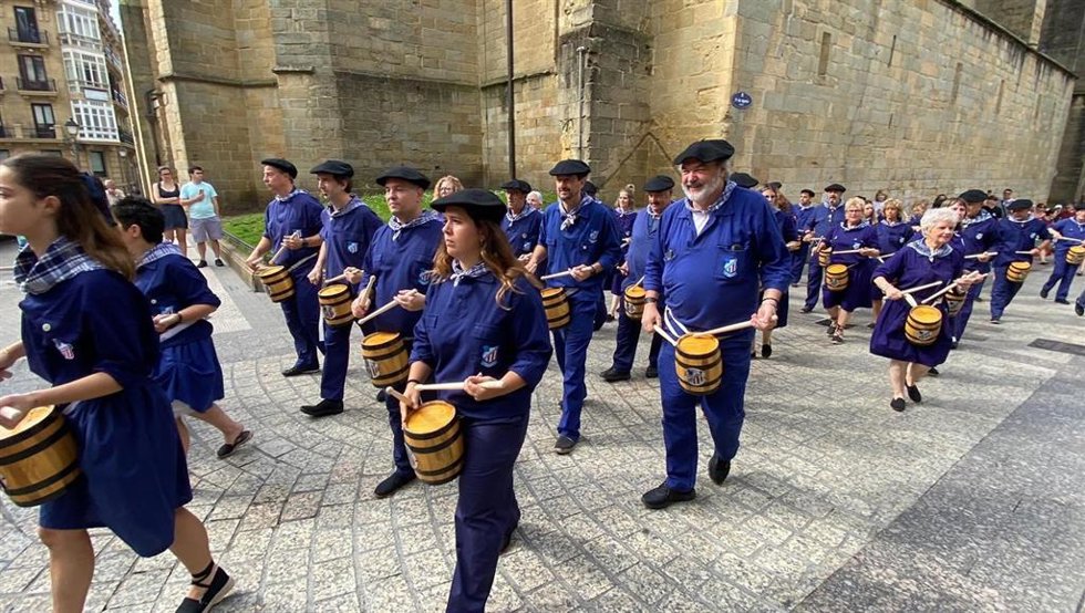 Tamborrada de San Ignacio de Amaikak Bat.